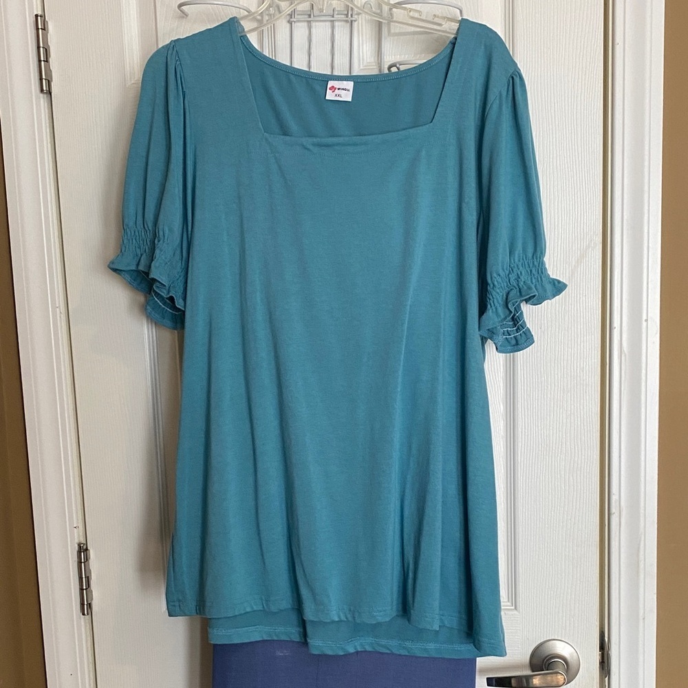 Chic Teal Blouse with Ruffled Sleeves - Picture 2 of 4